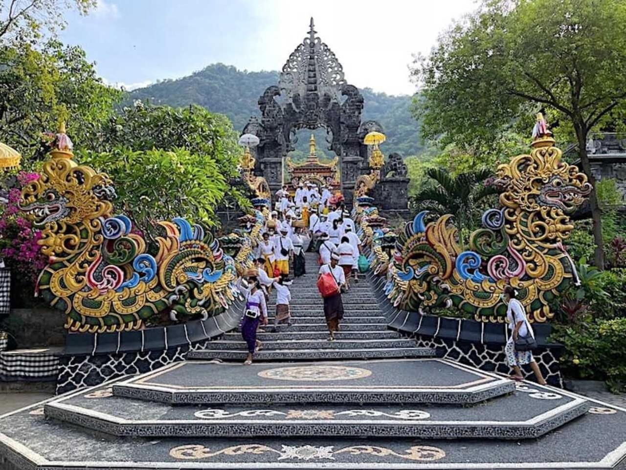 Maha Nusa Menjangan Banyuwedang Exterior foto